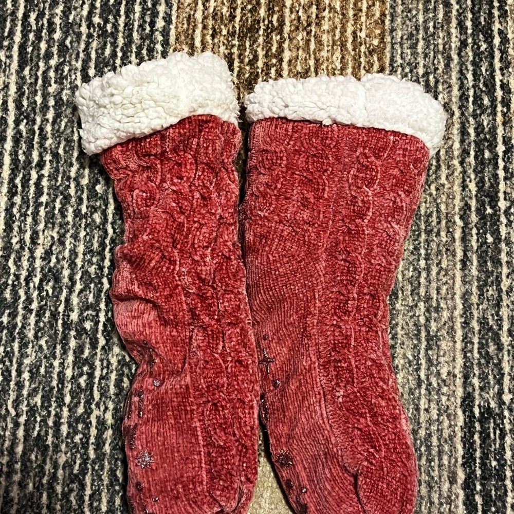 Fluffy Socks - Picture 1 of 3